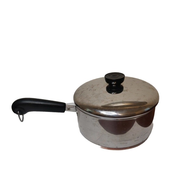 Vintage Revere Ware Two Quart Saucepan And Lid 7.5 Inches Wide